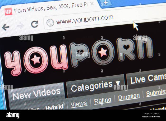 Milf Mengajari Remaja Tentang Seks di YouPorn